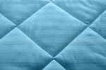 Pilota Alcam Damasc Bleu Ciel 180x200 cm, umplutura cu bambus, 300 g/mpCompozitie umplutura: Fibra bambus, fibra siliconica | Sezon: Toamna; Iarna | Densitate: 300 g/m² | Proprietati: Matlasata - imagine 5
