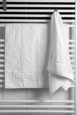 Set 2 prosoape pentru picioare Hotel Line, Bedora, 50 x 70 cm, 100% bumbac cardat, 650 gr/mp, albDimensiuni: 50x70 cm | Material: Bumbac cardat | Imprimeu: Uni | Tip produs: Pentru hotel | Numar bucati/set: 2 piese | Densitate: 650 gr/mp - imagine 8