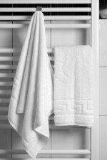 Set 2 prosoape pentru picioare Hotel Line, Bedora, 50 x 70 cm, 100% bumbac cardat, 650 gr/mp, albDimensiuni: 50x70 cm | Material: Bumbac cardat | Imprimeu: Uni | Tip produs: Pentru hotel | Numar bucati/set: 2 piese | Densitate: 650 gr/mp - imagine 9